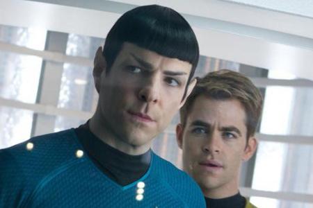 Chris Pine (r.) alias Kirk und Zachary Quinto als Spock in 