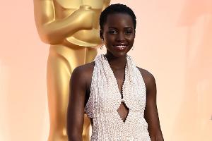 Fake? Diebe bringen Oscar-Kleid von Lupita Nyong'o zurück