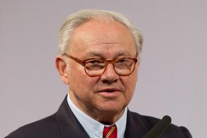 Hubert Burda: Einer, der oft "auf die Schnauze" gefallen ist