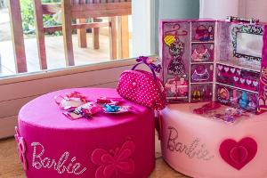 Sardinien: Girlies urlauben mit Barbie