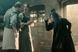 Der Bäcker (James Corden) und seine Frau (Emily Blunt) lassen sich auf einen Deal mit der Hexe (Meryl Streep) ein