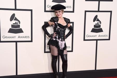 Mit diesem knappen Outfit erschien Madonna bei den Grammys