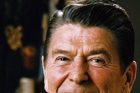 Ronald Reagan war von 1981 bis 1989 der 40. Präsident der Vereinigten Staaten Ronald Reagan war von 1981 bis 1989 der 40. Präsident der Vereinigten Staaten
