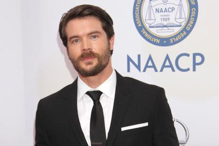 Serien-Star Charlie Weber hat schon vor gut einem Jahr um die Hand seiner Freundin angehalten Serien-Star Charlie Weber hat schon vor gut einem Jahr um die Hand seiner Freundin angehalten