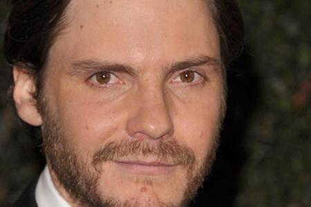 Wie die Hollywood-Größen mit Schlips und Kragen: Daniel Brühl