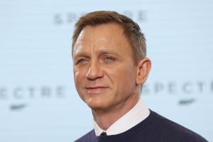Alles halb so wild: Daniel Craig zurück am "Spectre"-Set