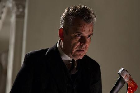 Danny Huston spielt in 