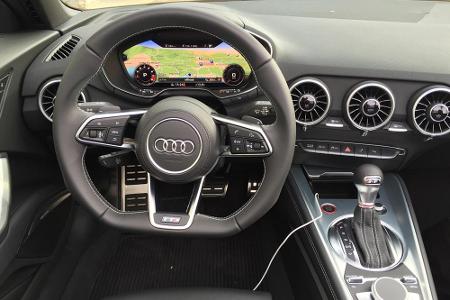 Auffälligste Neuheit ist das volldigitale virtual Cockpit hinter dem Lenkrad
