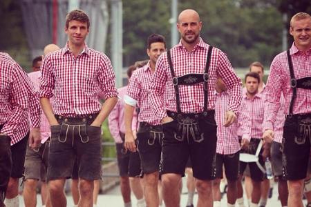 Fesche Jungs in Tracht: Die Bayern-Stars auf der Wiesn