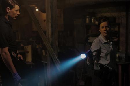 Detective Rhonda Boney (Kim Dickens) versucht, den seltsamen Fall aufzulösen