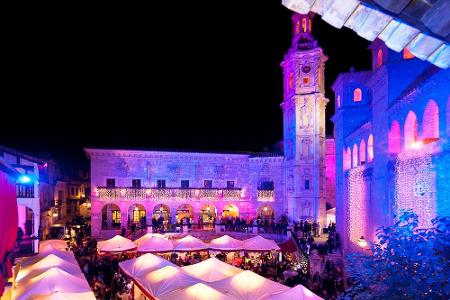 Der deutsch-mallorquinische Weihnachtsmarkt im Pueblo Español auf Mallorca