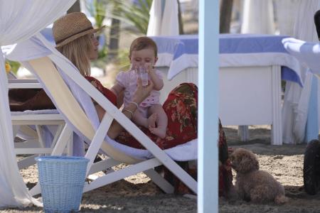 Michelle Hunziker Strand Sole