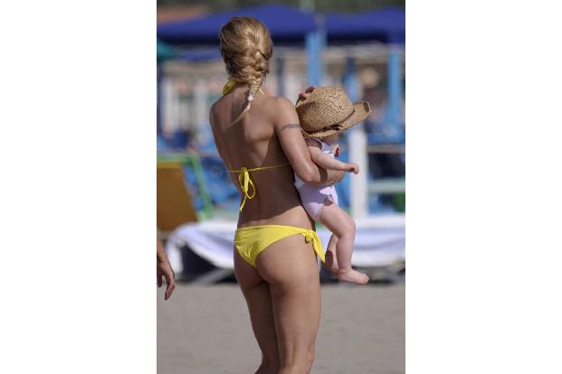 Michelle Hunziker Strand Sole