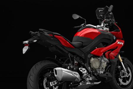 Rote Schönheit: Heckansicht der BMW S 1000 XR