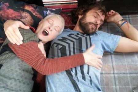 Schön kuschelig: Vivienne Westwood mit Ehemann