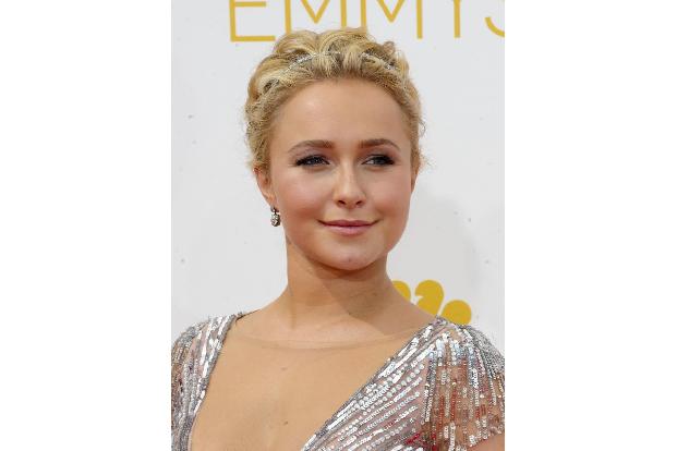 10 Hayden Panettiere Apega wenn.com.jpg