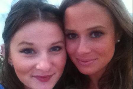 Familienmensch: Camilla Thurlow (re.) zusammen mit ihrer Schwester Connie