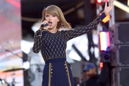 Im Oktober performte die Sängerin auf dem Times Square in New York