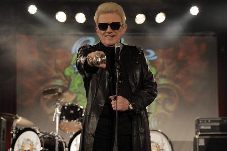 Heino tritt in seinem neuen Musikvideo als Ober-Hard-Rocker auf