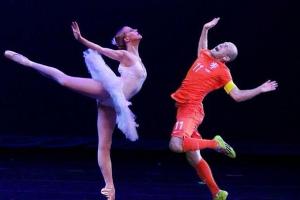 Fan-Spott im Internet: Arjen Robben, die Fußball-Ballerina