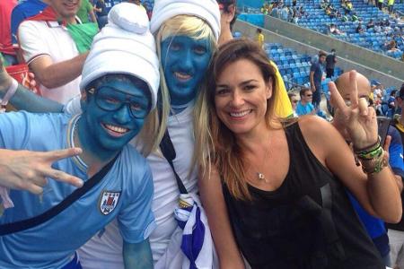 Buffons Liebste Alena Seredova machte Bekanntschaft mit Schlümpfen aus Uruguay