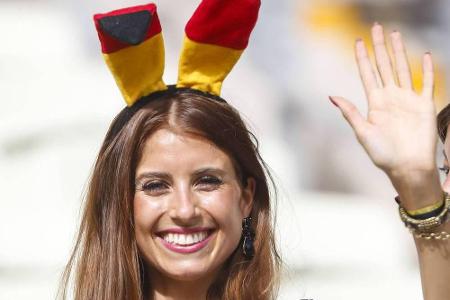 Lächelt die Kritik einfach weg: Cathy Fischer beim Spiel Deutschland gegen Ghana
