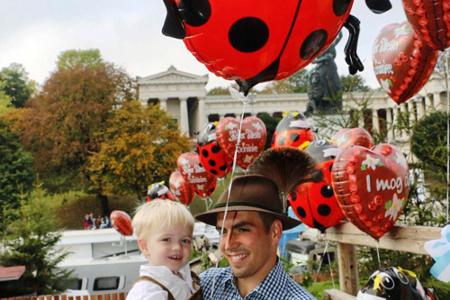Philipp Lahm und sein süßer Sohn Julian