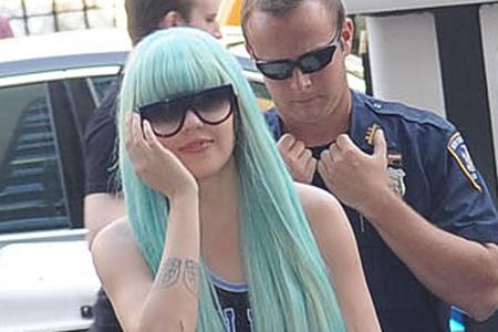 Amanda Bynes im Juni 2013 auf dem Weg ins Strafgericht von New York City