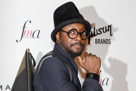 Bei den Fashion Media Awards im September stellte will.i.am stolz einen Prototypen seiner Smartwatch zur Schau Bei den Fashion Media Awards im September stellte will.i.am stolz einen Prototypen seiner Smartwatch zur Schau