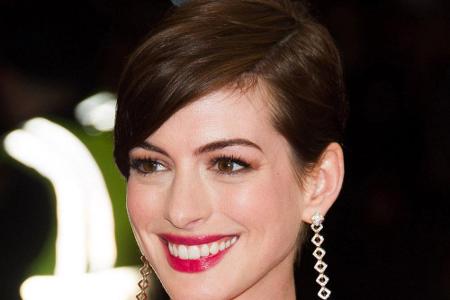 Anne Hathaway kann nach ihrer Hollywood-Pause wieder lachen