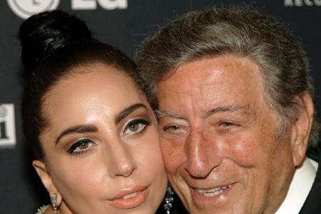 Lady Gaga und Tony Bennett vor einer Konzertaufnahme