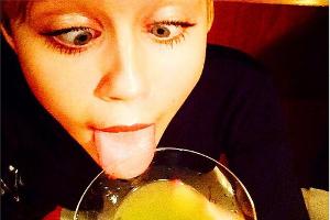 Markenzeichen Zunge: Miley Cyrus und Co.
