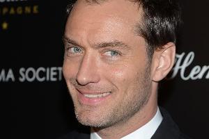 Jude Law wird zum fünften Mal Vater