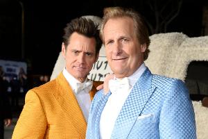 20 Jahre älter und noch dümmer: Jim Carrey (li.) und Jeff Daniels