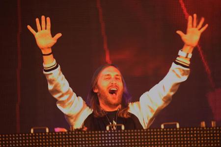 Ob sich David Guetta wohl genauso über seinen neuen Streaming-Rekord gefreut hat? Ob sich David Guetta wohl genauso über seinen neuen Streaming-Rekord gefreut hat?