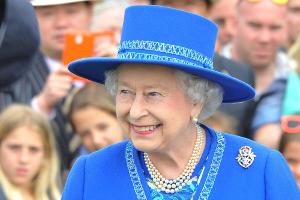 Queen Elizabeth II. feuert Prügel-Koch
