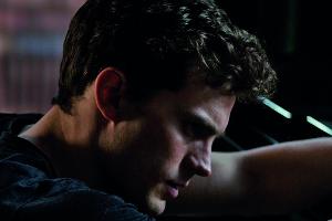 Jamie Dornan oben ohne in neuem "Shades of Grey"-Teaser