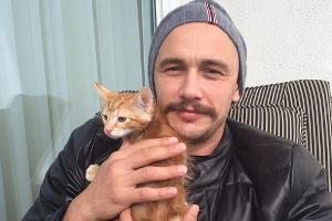 James Franco tut alles, was Fans von ihm verlangen