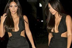 Kim Kardashian in ihrem offenherzigen Jumpsuit