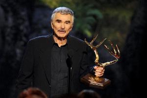 Burt Reynolds bei den "Guys Choice Awards" im Jahr 2013. Jetzt lässt der Schauspieler 600 persönliche Gegenstände versteigern.