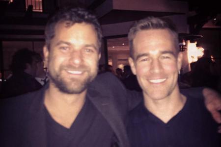 Freuen sich über ihr Wiedersehen: James Van Der Beek (r.) und Joshua Jackson Freuen sich über ihr Wiedersehen: James Van Der Beek (r.) und Joshua Jackson