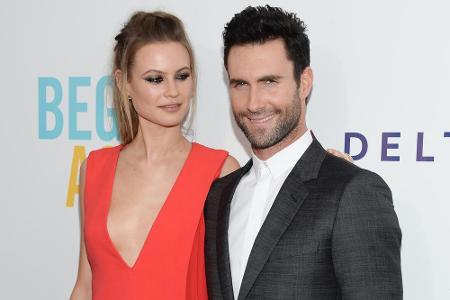 Der Musiker und der Engel: Adam Levine und Behati Prinsloo sind frisch verheiratet Der Musiker und der Engel: Adam Levine und Behati Prinsloo sind frisch verheiratet