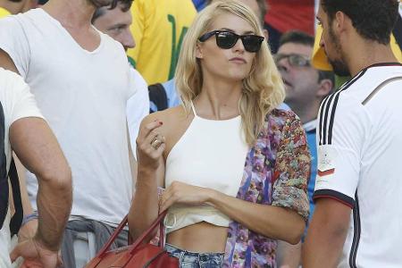 Lena Gercke fieberte während des Viertelfinals Lena Gercke fieberte während des Viertelfinals