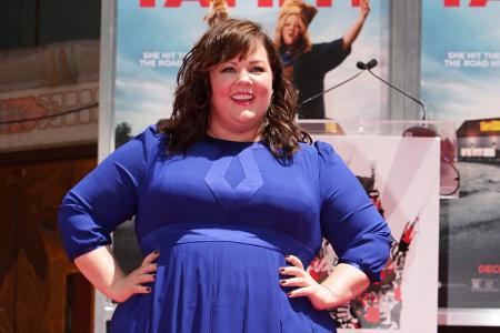 Schauspielerin Melissa McCarthy trendbewusst in Blau Schauspielerin Melissa McCarthy trendbewusst in Blau