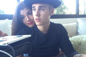Justin Bieber kuschelt mit Model