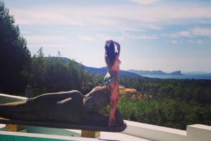 Warum ist Lilly Beckers blanker Busen von Instagram verschwunden?
