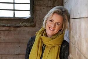 Jojo Moyes: "Manchmal weine ich, weil die Mails so traurig sind."