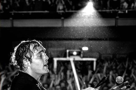 Bosse in der Hamburger Sporthalle - hier wurde sein Live-Album aufgenommen Bosse in der Hamburger Sporthalle - hier wurde sein Live-Album aufgenommen