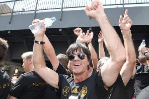 Zu aufgeregt! Weltmeister-Trainer Jogi Löw kann nicht schlafen