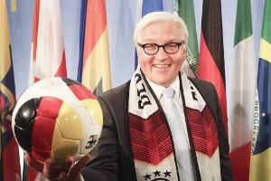 Steinmeier feuert die DFB-Elf an